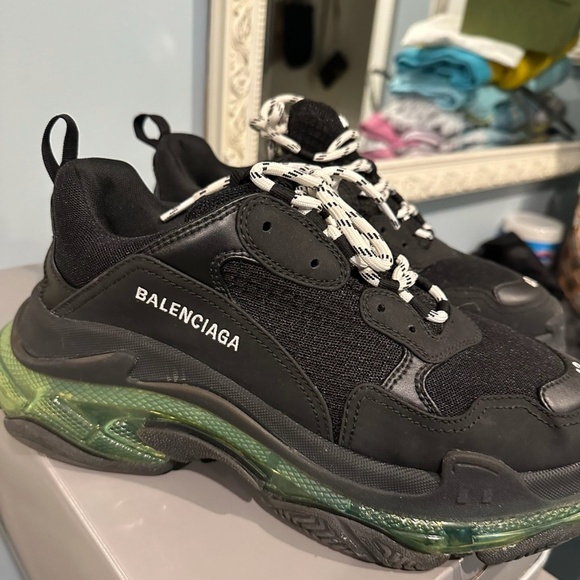Balenciaga triple S - Picture 1 of 3